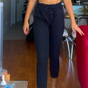 Long pants with belt